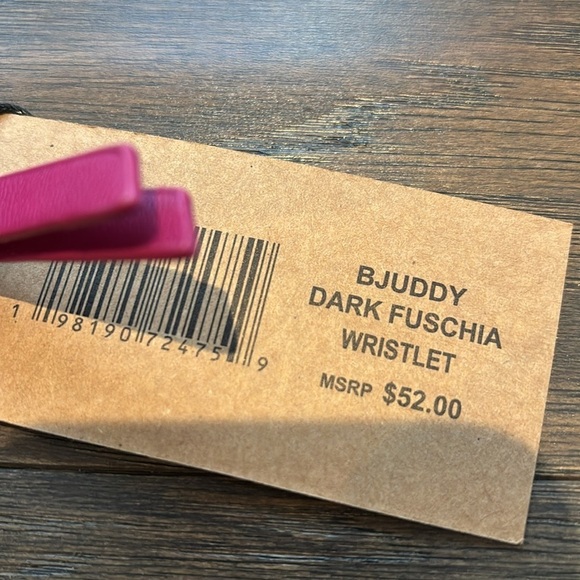 Steve Madden Crossbody/wristlet wallet,snap top,12 card/ID/bill/change removable - Picture 11 of 14